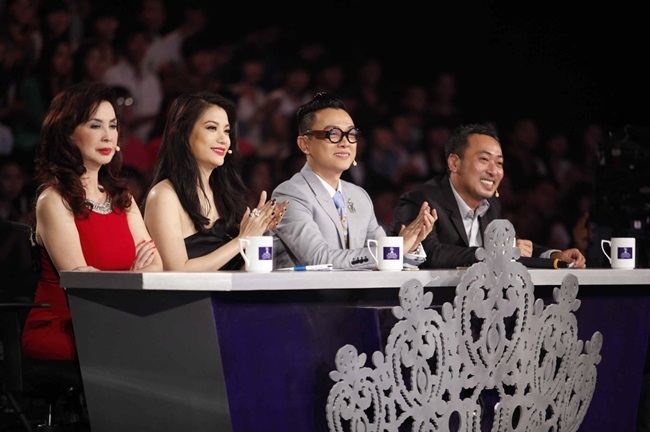 Hoa khôi áo dài: Siêu mẫu Lan Khuê được đánh giá cao